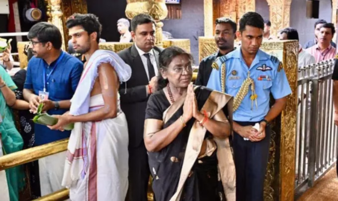 Draupadi Murmu at sabarimala temple