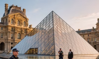 Louvre Museum closed after jewelry heist