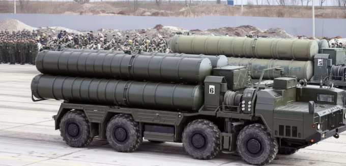 Russia missile Ukraine, Trump quits nuclear treaty