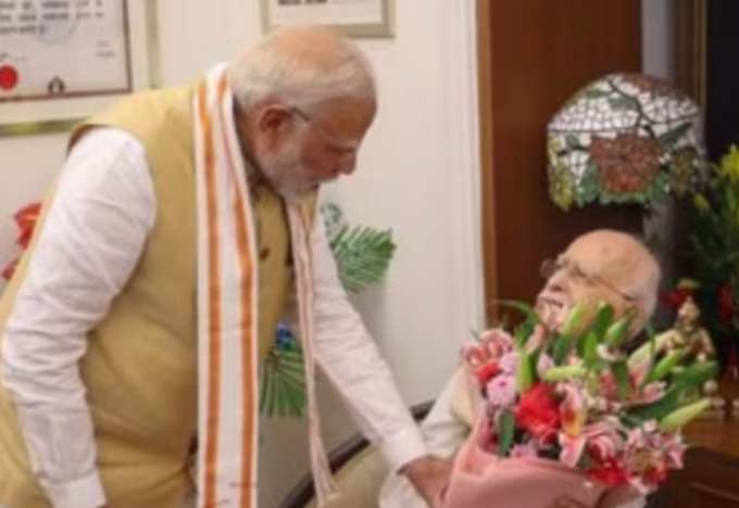 Birthday Wishes from PM Modi to L.K. Advani, Praises His Lifetime Contributions