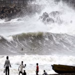 Mumbai Sea Surge Alert: What Causes 4.5m+ Tides & How to Stay Safe?