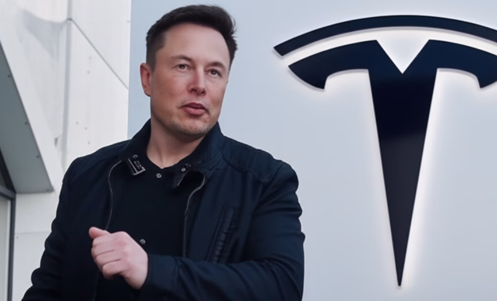 Musk Blasts Canada Healthcare