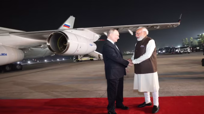 From Hug to Gita: Inside Modi's Private Dinner with Putin in New Delhi