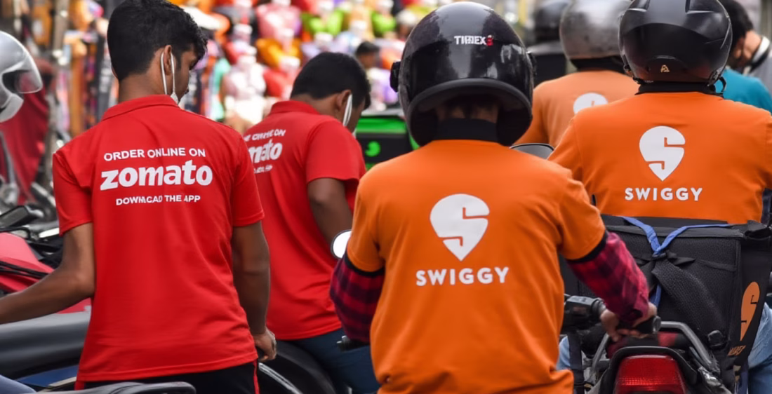 New Year Goldmine for Riders: Zomato Waives Penalties, Swiggy Offers ₹2K/Hour