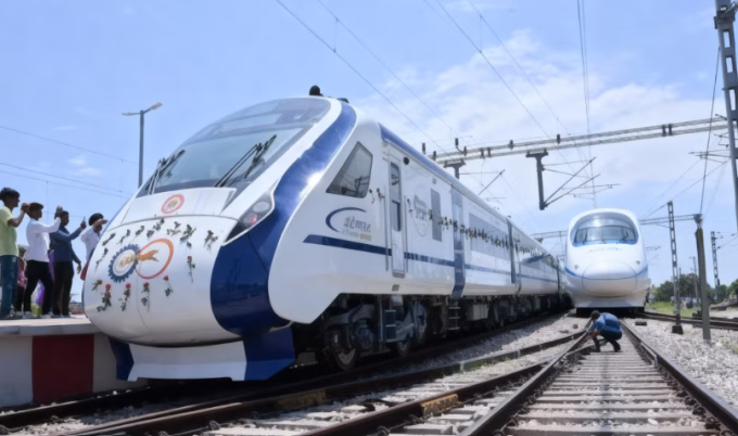 180 kmph Stability Magic: Vande Bharat Sleeper's Water Test Stuns in Kota-Nagda Run