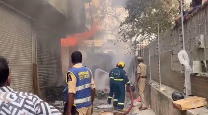 Hyderabad Nampally fire, Batcha furniture shop blaze