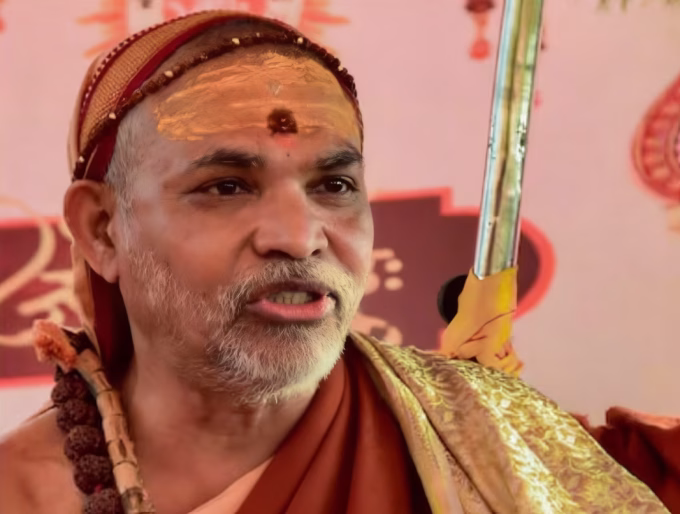 Shankaracharya Avimukteshwaranand ultimatum Yogi, cow protection UP 40 days