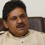 Kirti Azad vaping, Lok Sabha e-cigarette