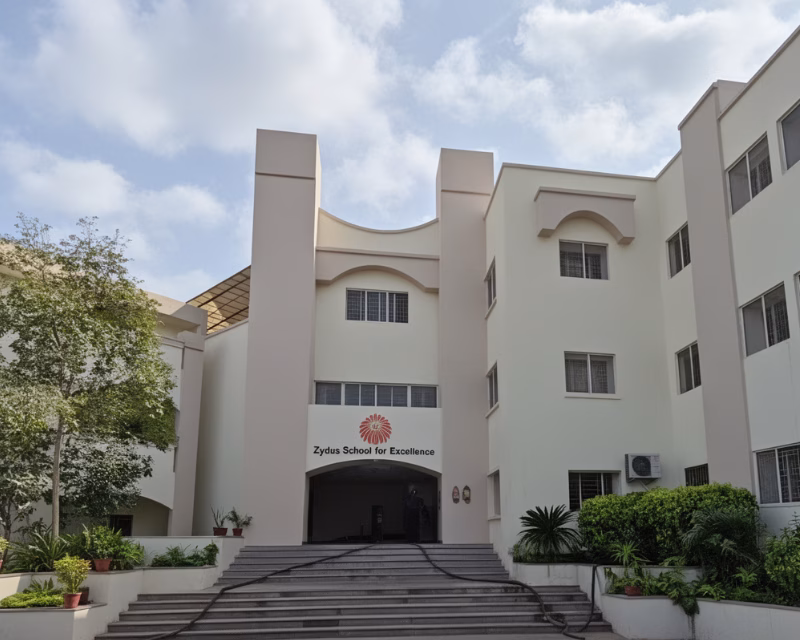 Noida school bomb threat