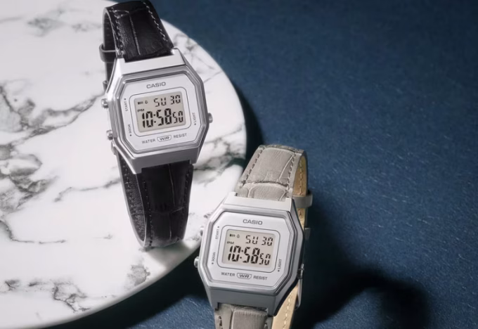 Casio leather strap digital watch