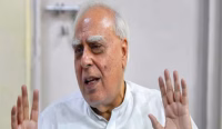 Kapil Sibal Trump nirbhar