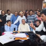 Uproar at Municipal Corporation office, dispute over vending zone escalated.