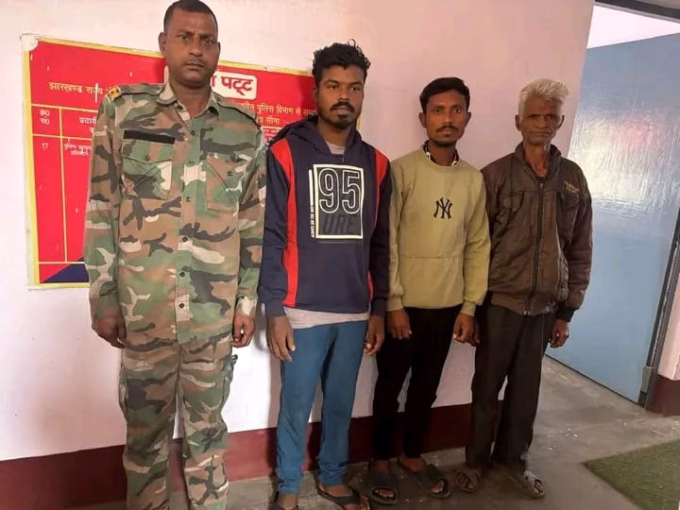 Two innocent people were brutally beaten on the rumor of child theft.