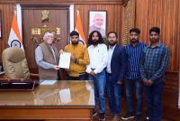 Devendra Nath Mahato met Governor regarding Chatra Air Ambulance accident case.