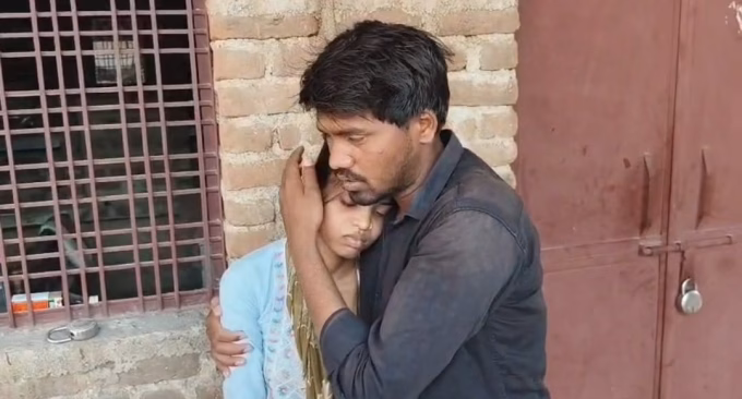 Cylinder blast shook Rajnagar, house collapsed, house turned into debris.