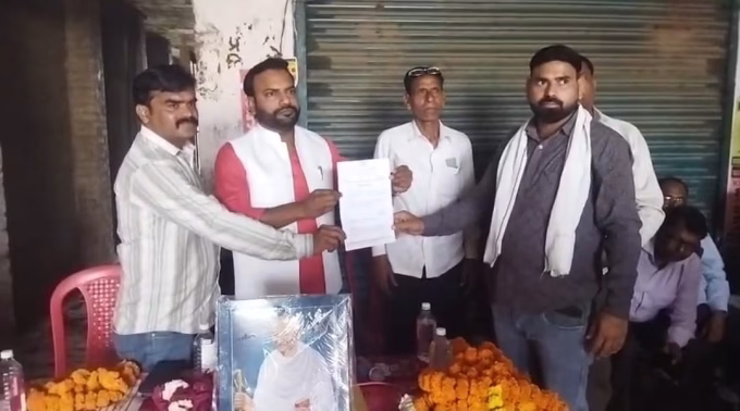 Anil Singh became the District President of Kisan Congress.