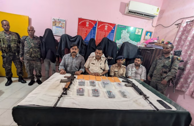 Major action against banned TSPC militant organization, 08 criminals arrested with weapons.