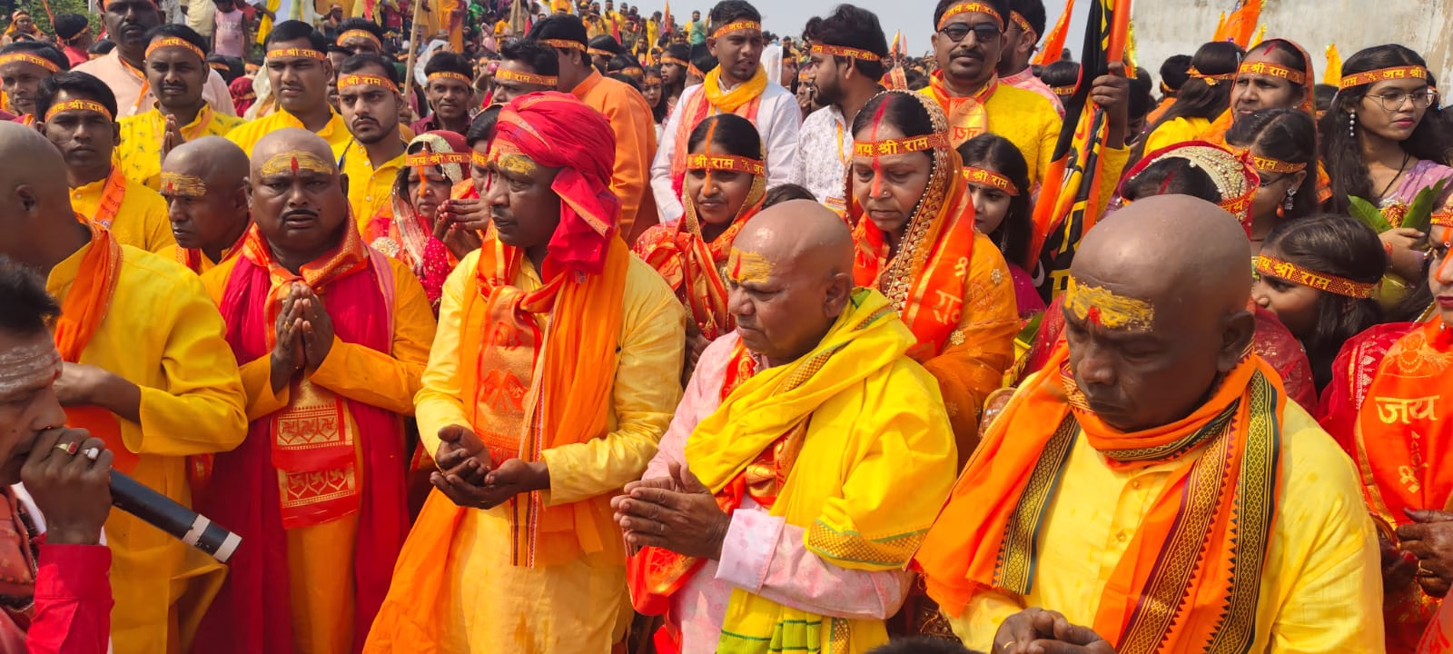 Thousands of devotees gathered in the grand Kalash Yatra of Shri Ramcharit Manas Mahayagya.