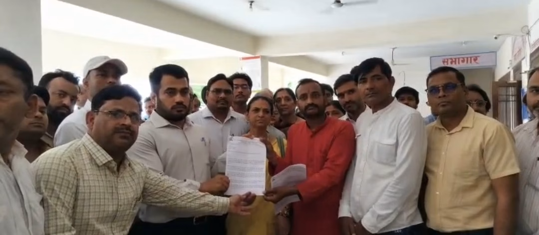 School operators worried about NCERT books in the district, submitted memorandum to ACM demanding action