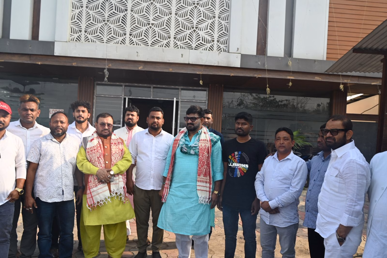 Minister Hafeezul Hasan launched a public relations campaign in support of the JMM candidate in Majbat assembly constituency.