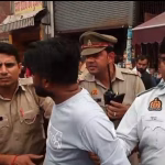 Auto drivers clash with police, SHO beats them with sticks.