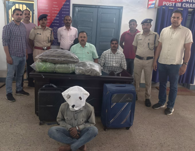 Under operation “NARCOS”, 16.9 kg ganja recovered at Hatia station, one smuggler arrested.