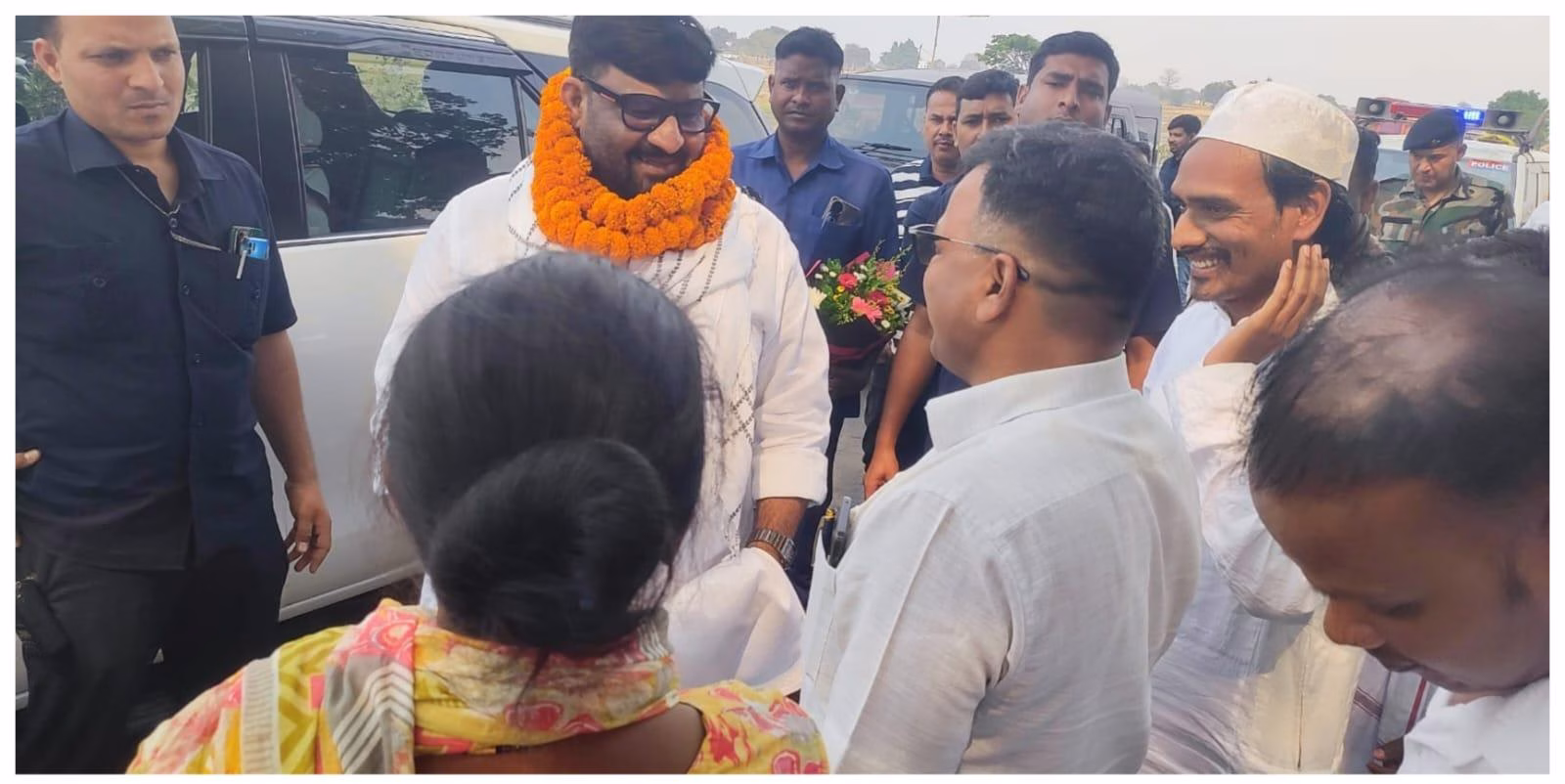 Grand welcome to Minister Hafizul Hasan under the leadership of Maqbool Ahmed Azad.