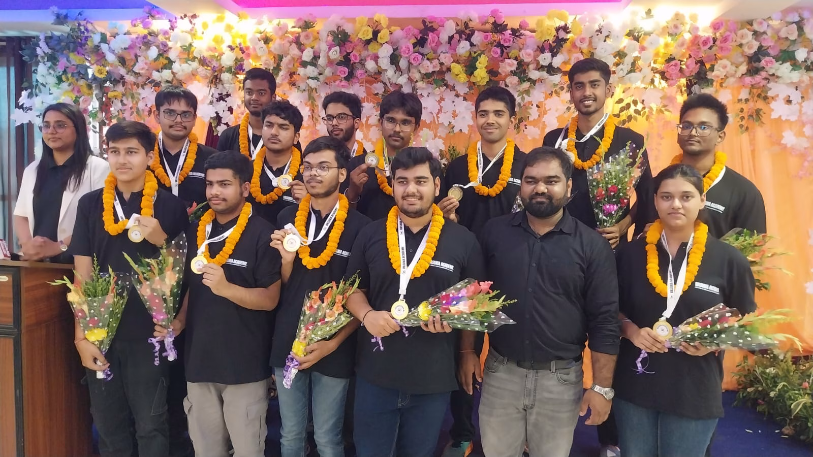 Excellent result of Vasuka Academy in Ranchi, 27 out of 67 students crack JEE-NEET.