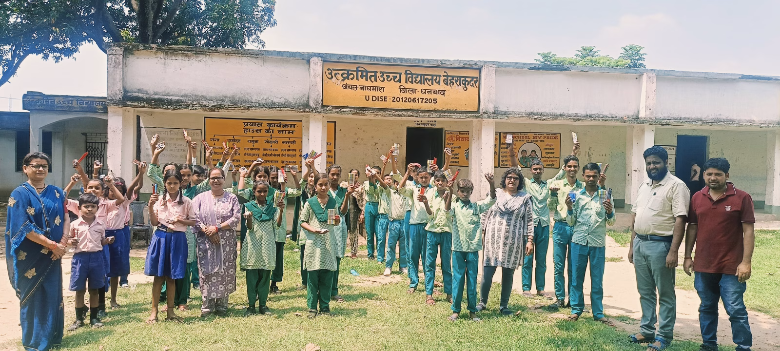 Excellent performance of upgraded high school Behrakudar, three students topped