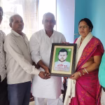 Memorandum submitted regarding installing the photograph of martyr Shakti Nath Mahato in the Giridih Zilla Parishad auditorium.