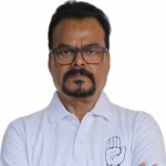 Congressmen congratulated Congress leader Ashok Kumar Singh on being made the state general secretary.