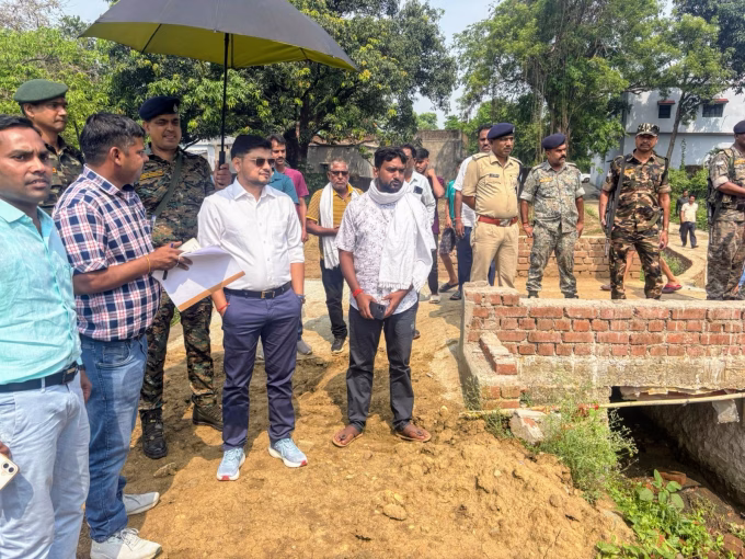 Deputy Commissioner visited Baghmara and other blocks.
