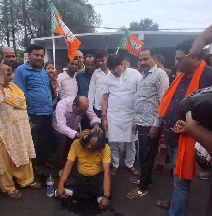 After five years, Sunil Pandey got his head shaved after fulfilling the resolve of BJP's victory.