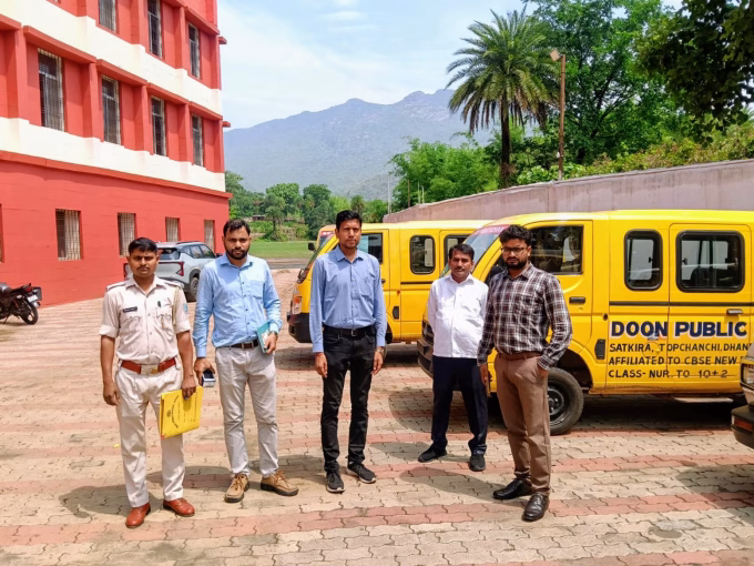 Fine of Rs 1 lakh 60 thousand on vehicles of Doon Public School.