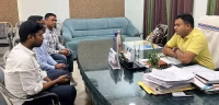 Piyush Chaudhary met ESE officer on electricity problem.