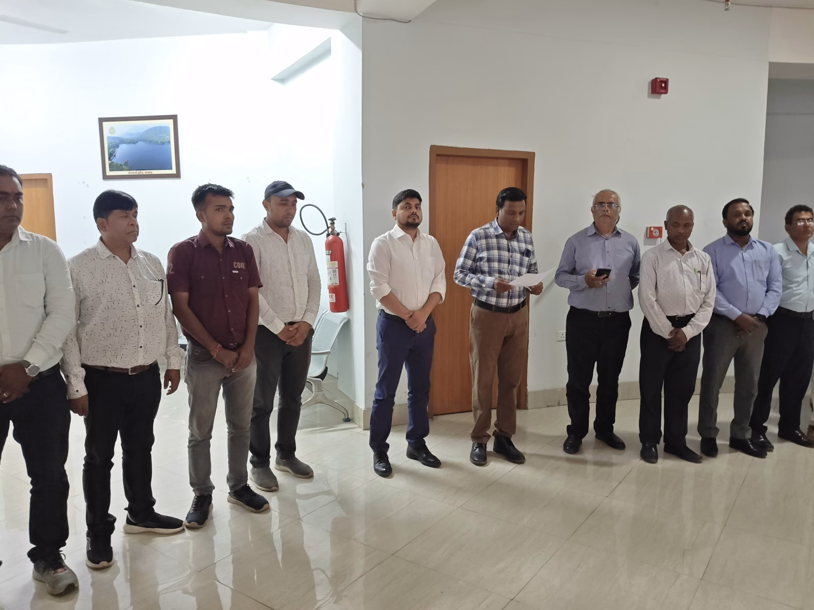 Organization of condolence meeting in the Collectorate in the memory of late Anusevak Late Chanda Devi.