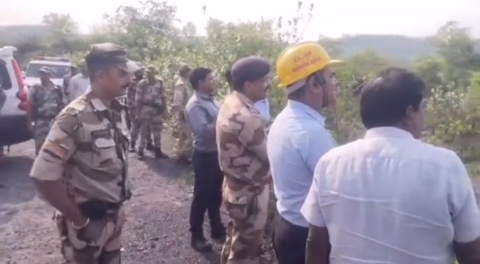 BCCL and CISF jointly conducted inspection against illegal mining of coal.