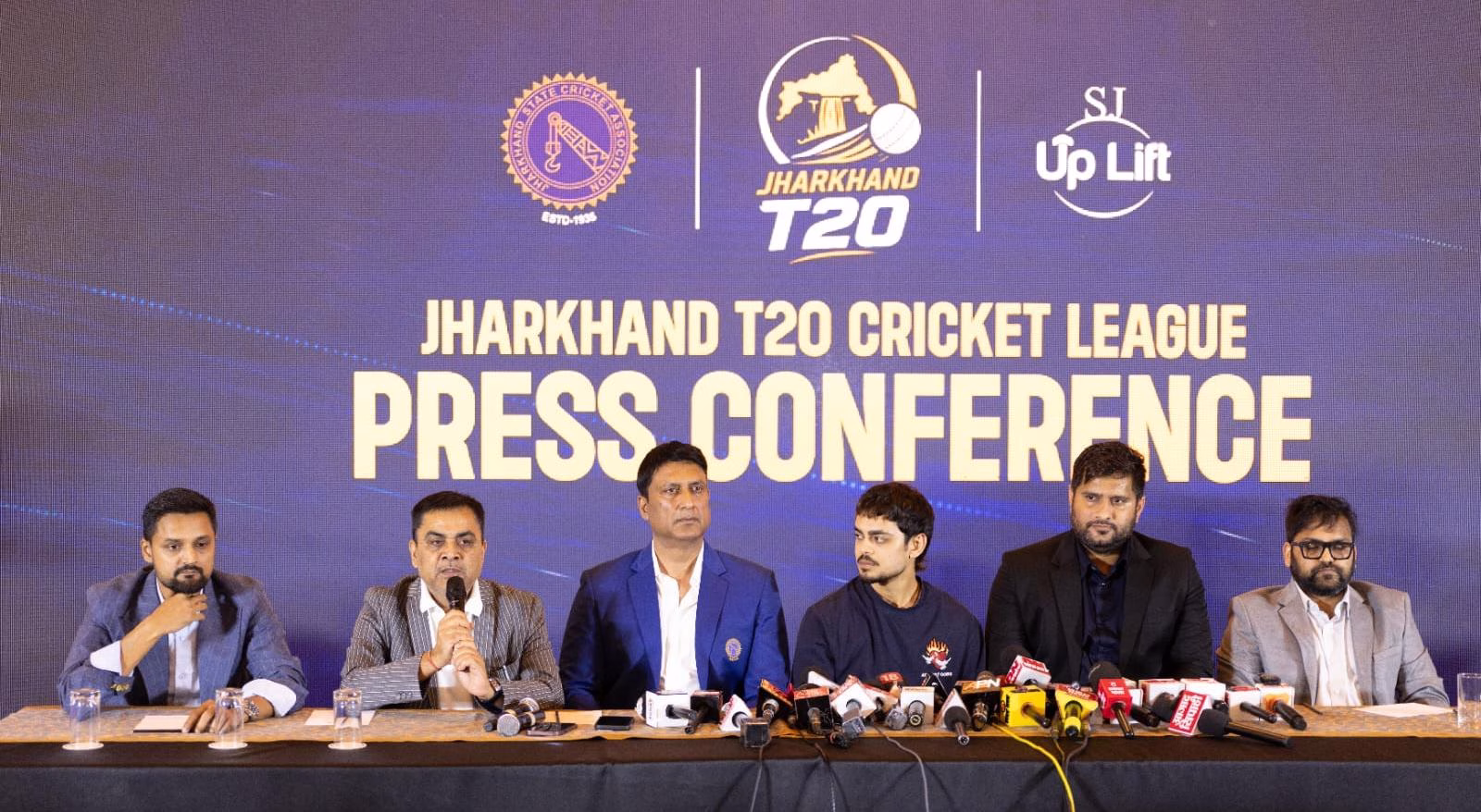 Jharkhand T20 League to be organized from first week of June, trophy launched.