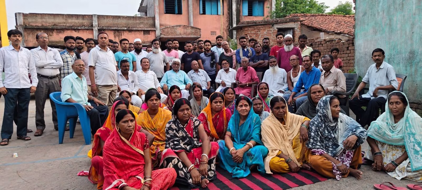 Raiyats held press conference against BCCL and RK Mining.