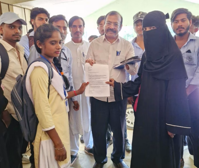 JMM Chhatra Morcha expressed concern over the shortage of teachers in Urdu and Nagpuri departments.