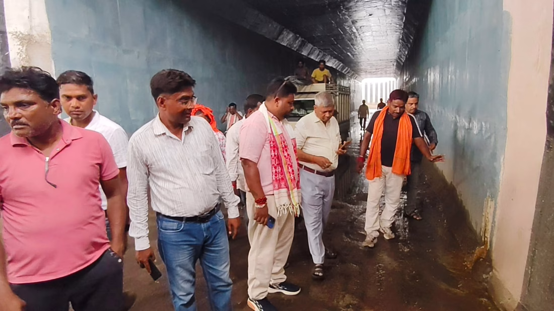 Senior Section Engineer supervised the underpass bridge.