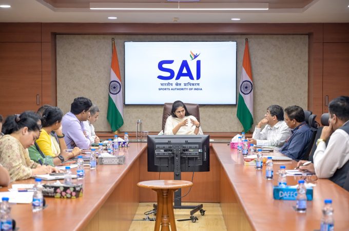 High-level meeting between the Centre and the State to give a new boost to sports and youth development in Maharashtra; consensus reached on a comprehensive action plan.