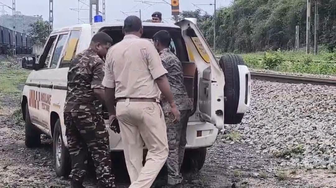 Bokaro: Youth dies a tragic death after being hit by a train.