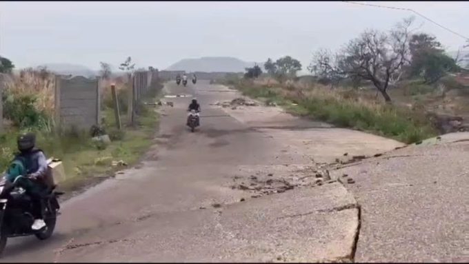After Kendua, a major hazard has now emerged on the Jharia-Sindri-Baliapur main road; a ₹44-crore road has caved in within just one year.