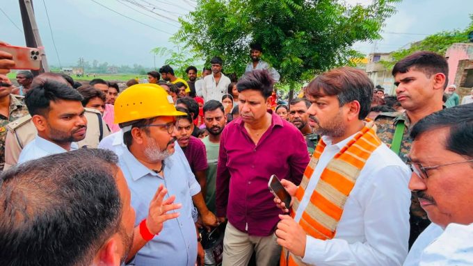 Mayor Sanjeev Singh arrived for an inspection and demanded strict action against illegal mining and coal theft.