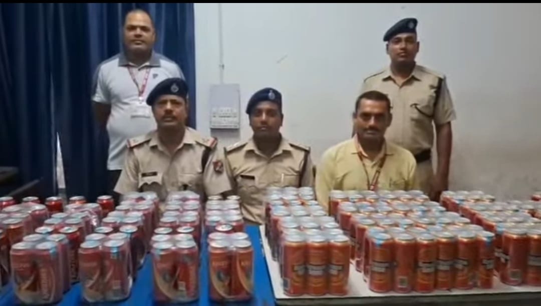 Major RPF crackdown at Dhanbad Railway Station; 116.5 liters of foreign beer seized from Lalkuan Express.