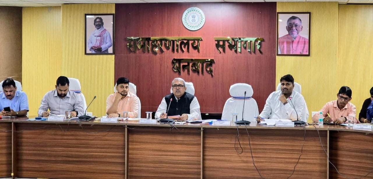 Divisional Commissioner reviewed revenue collection across various departments.