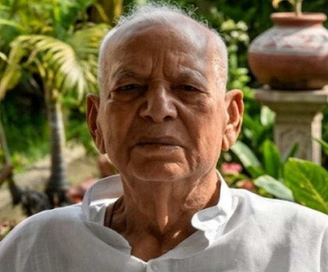 Mannan Mallick, a prominent leader and former minister from Dhanbad, has passed away; a wave of grief has swept across the entire state, including the coal belt.