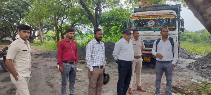 2.5-acre government pond in Jiyalgoda freed from the clutches of land mafias; Hyva truck seized, FIR registered.