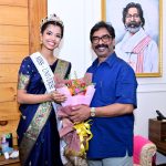 Deepali Riya, winner of Miss Universe Jharkhand 2026, paid a courtesy call on Chief Minister Hemant Soren; the CM congratulated her.